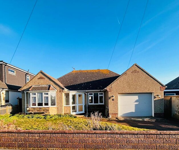 4 Bedroom Bungalow To Rent In Slindon Avenue, Peacehaven, East Sussex, BN10