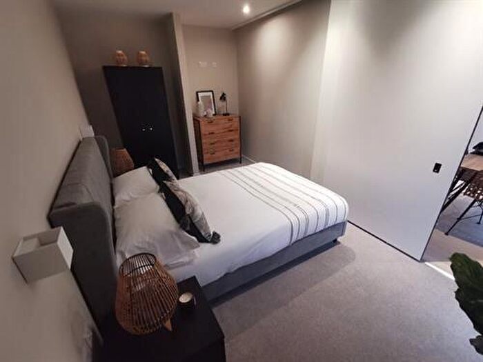 2 Bedroom Apartment To Rent In City Gardens, Castlefield, M15