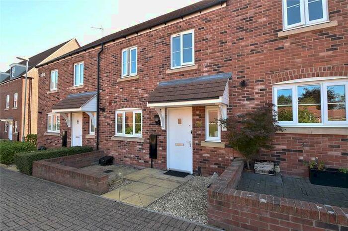 3 Bedroom Terraced House To Rent In Lawley Way, Droitwich Spa, Worcestershire, WR9