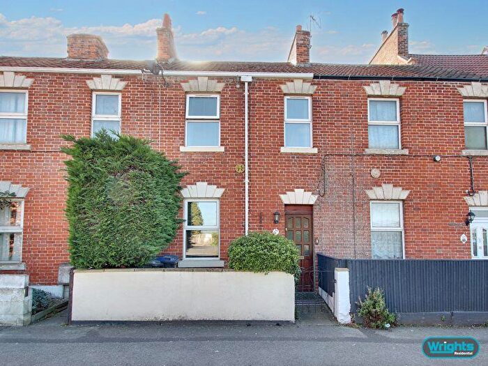 3 Bedroom Terraced House For Sale In Canal Road, Trowbridge, BA14