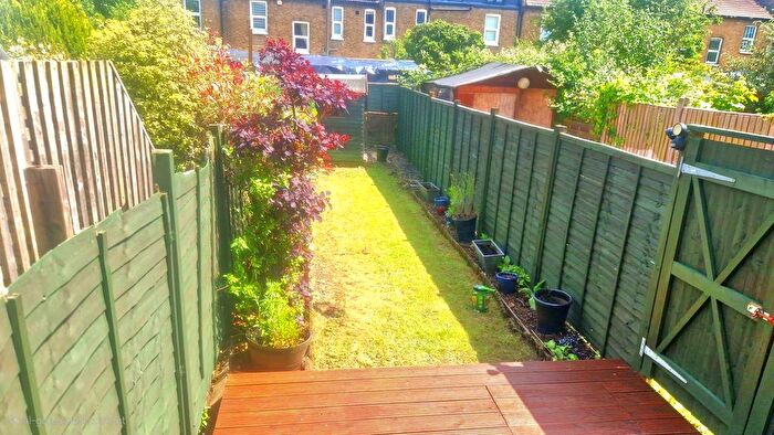 1 Bedroom Maisonette For Sale In Minard Road, London, SE6