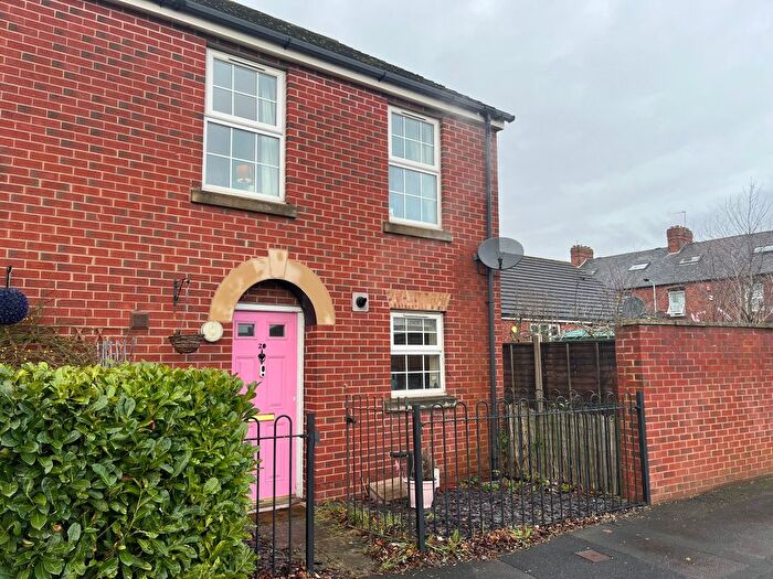 3 Bedroom Semi Detached House To Rent In Queensway, Grimethorpe, S72