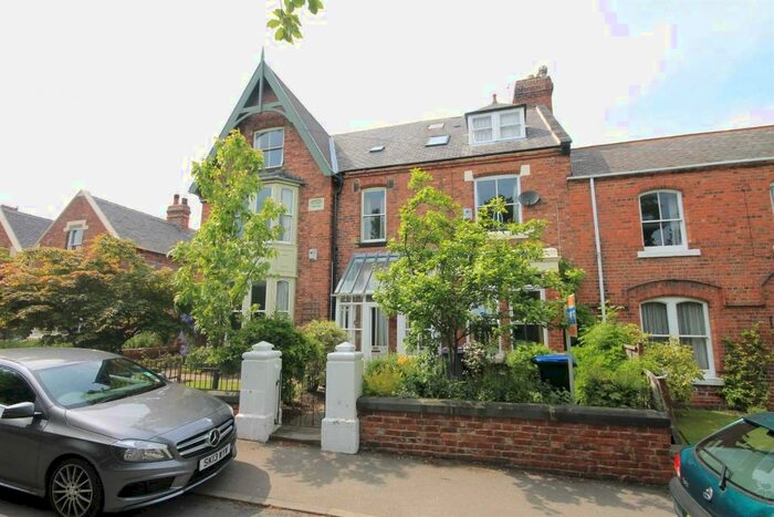 5 Bedroom Private Hall To Rent In Crossgate Peth, Durham, DH1