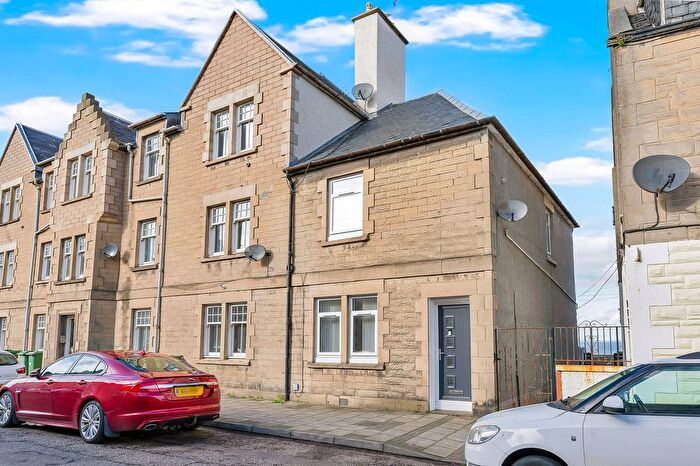 3 Bedroom Semi-Detached House For Sale In High Street, Cockenzie, EH32