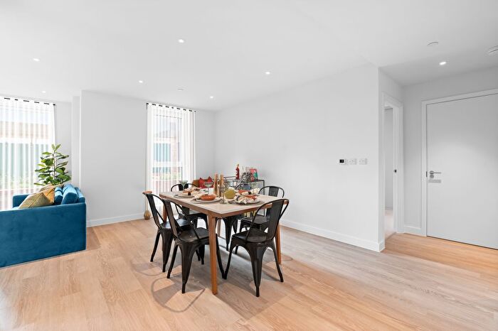 1 Bedroom Flat For Sale In Samara Drive, Southall, UB1