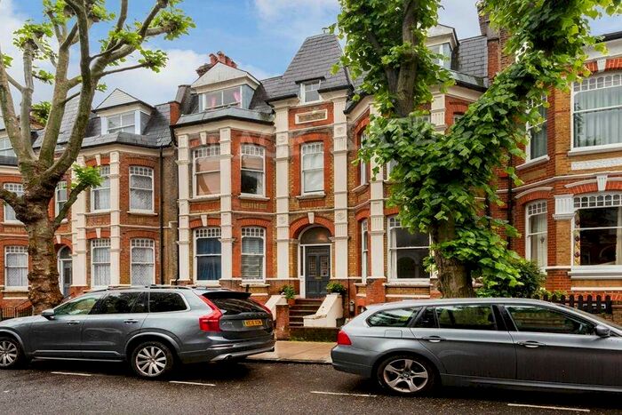 Flat To Rent In Northolme Road, N5