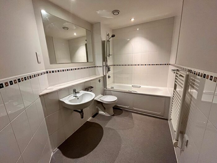 2 Bedroom Apartment To Rent In Quartz, Hall Street, B18