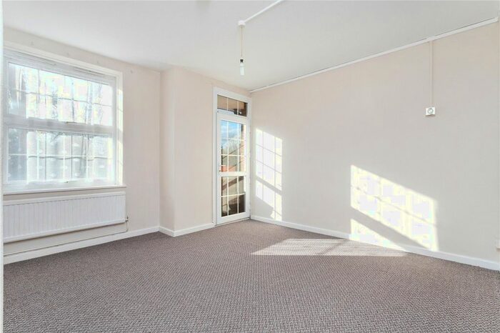 2 Bedroom Flat To Rent In Beech House, London, N16