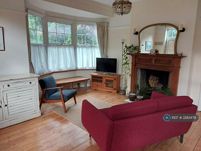 2 Bedroom Flat To Rent In Blackheath, London, SE3