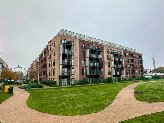 1 Bedroom Flat To Rent In Maxwell Road, Romford, RM7