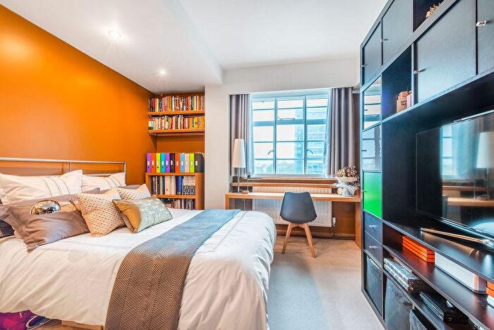 Studio To Rent In Orsett Terrace, Bayswater, London, W2