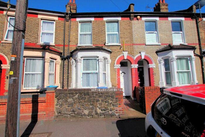 3 Bedroom House To Rent In Pretoria Road North, Edmonton, London, N18