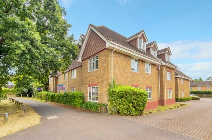 2 Bedroom Flat To Rent In Wentworth Place, Vale Road, Camberley, Surrey, GU15