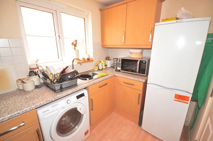 2 Bedroom Flat For Sale In Hickory Close, Coventry, CV2