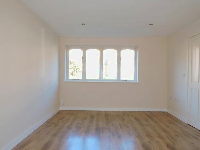 3 Bedroom Terraced House To Rent In Dendridge Close, Enfield EN1