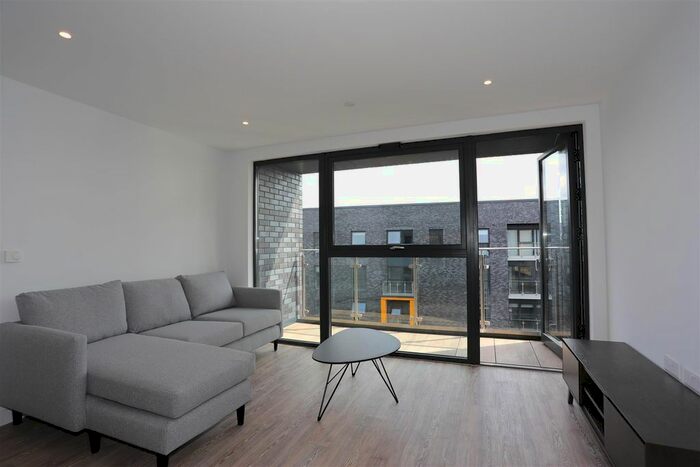 2 Bedroom Flat To Rent In Potato Wharf, Manchester, M3