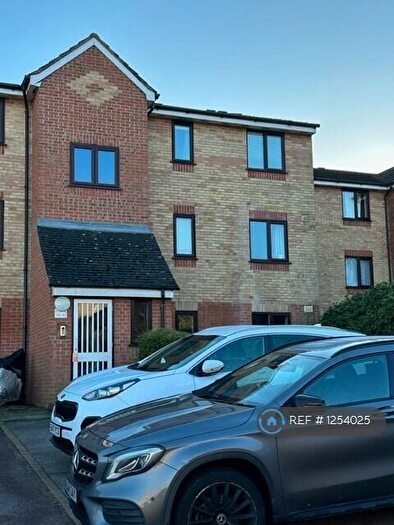 2 Bedroom Flat To Rent In Prestatyn Close, Stevenage, SG1