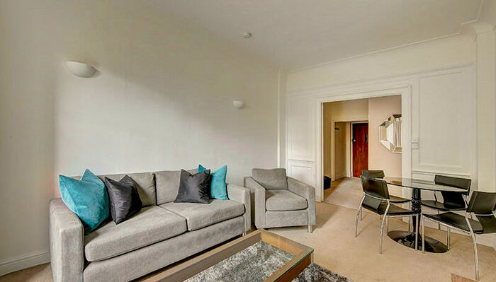 1 Bedroom Flat To Rent In Spacious Bedroom Flat In St John's Wood, NW8