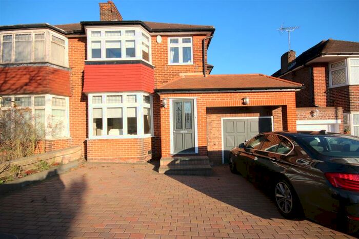 3 Bedroom Semi-Detached House To Rent In Lonsdale Drive, Enfield, EN2