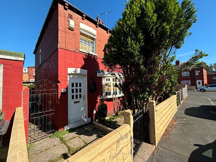 3 Bedroom Semi-Detached House To Rent In Garton View, Leeds, West Yorkshire, Uk, LS9