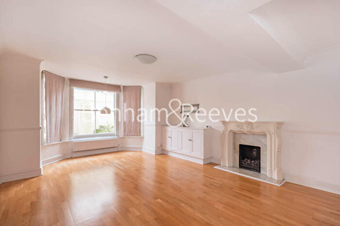 3 Bedroom Apartment To Rent In Belsize Park, Hampstead, NW3