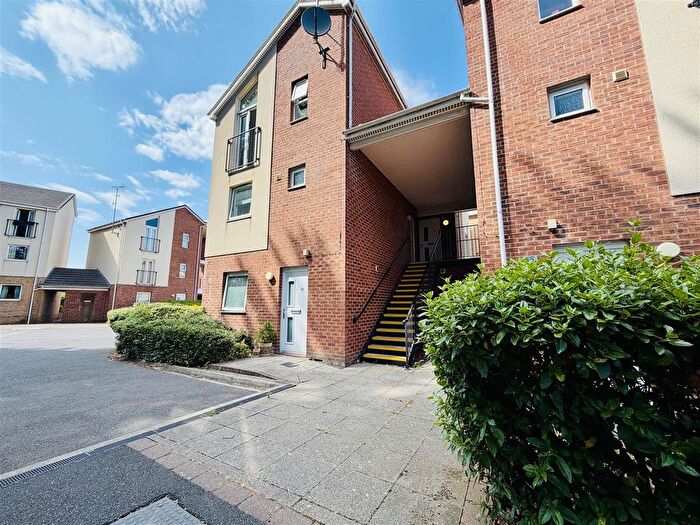 1 Bedroom Flat For Sale In Clogg Mill Gardens, Selby, YO8