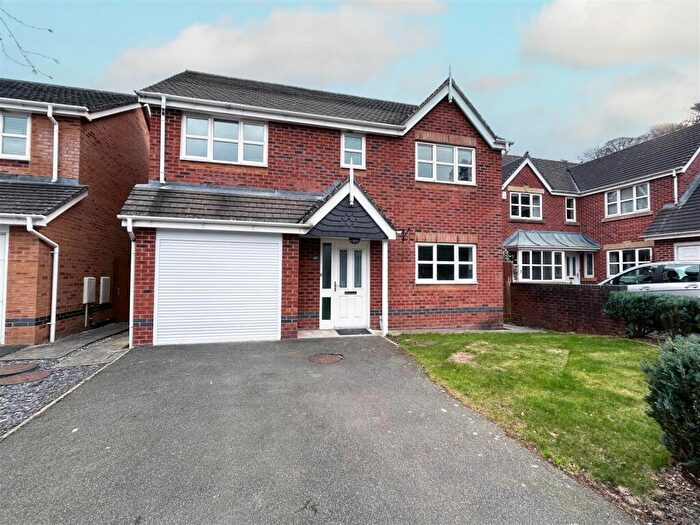 4 Bedroom Detached House To Rent In Cwrt Llewelyn, Conwy, LL32