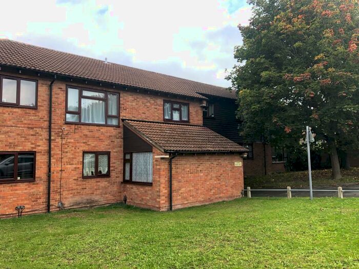 2 Bedroom Maisonette To Rent In Spoondell, Dunstable, LU6