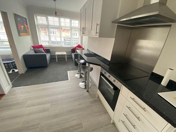 3 Bedroom Flat To Rent In Charminster Road, Bournemouth, BH8