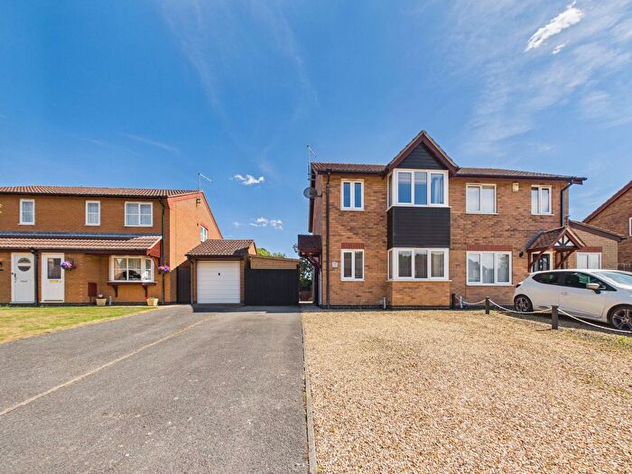 3 Bedroom Semi-Detached House For Sale In Pooley Way, Yaxley, PE7