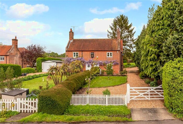 3 Bedroom Semi-Detached House For Sale In Turnpike Cottages, Upper Froyle, Alton, Hampshire, GU34