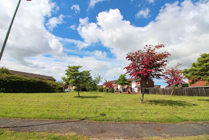 2 Bedroom Flat For Sale In Lonsdale Walk, Orrell, Wigan, WN5