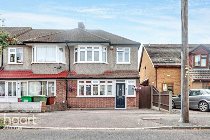 3 Bedroom End Of Terrace House For Sale In Sunningdale Road, Sutton, SM1