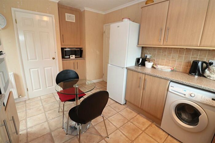 2 Bedroom Detached Bungalow For Sale In Ravensbank, Rushden, NN10
