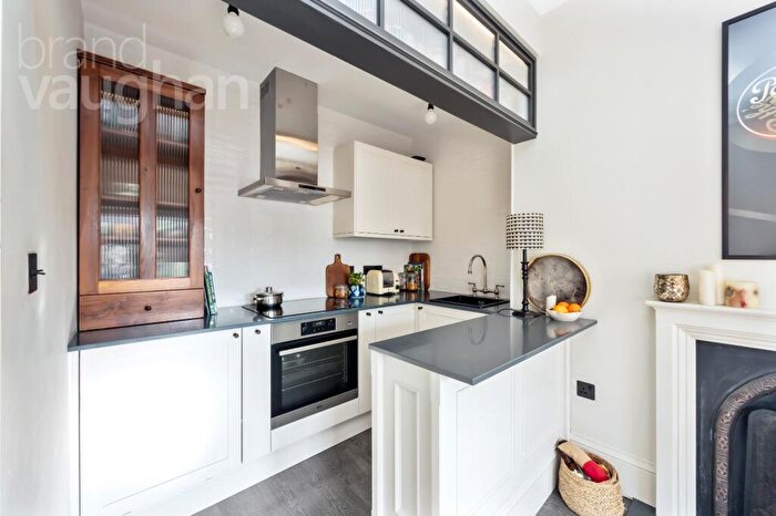2 Bedroom Flat For Sale In Goldsmid Road, Hove, East Sussex, BN3