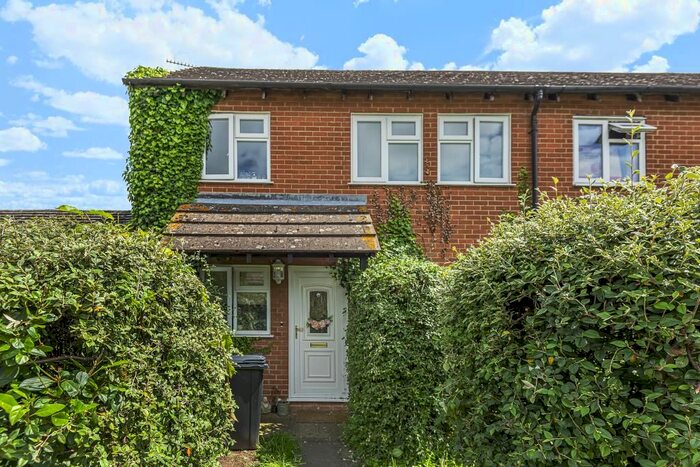 4 Bedroom Semi-Detached House To Rent In Didcot, Oxfordshire, OX11