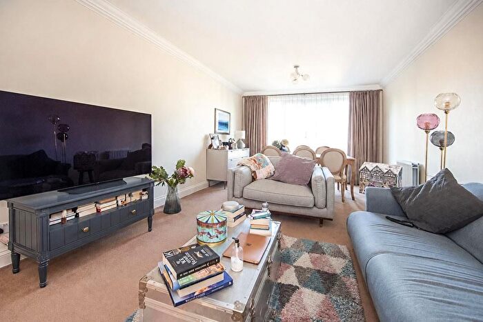 2 Bedroom Flat To Rent In St. Edmunds Terrace, St John's Wood, London, NW8