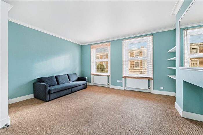 1 Bedroom Flat For Sale In Askew Road, Shepherd's Bush, W12