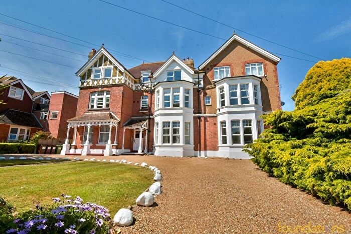 3 Bedroom Flat For Sale In Hastings Road, Bexhill-On-Sea, TN40