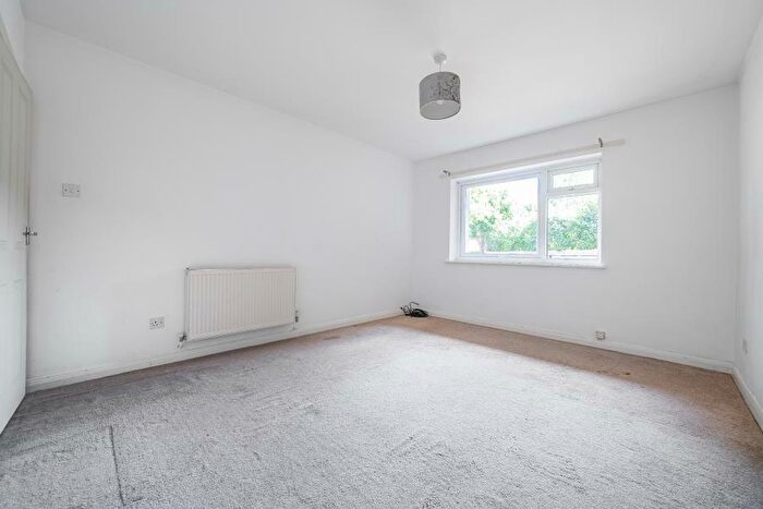 2 Bedroom Apartment To Rent In Jordans Close, Guildford, GU1