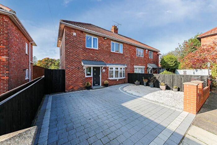 3 Bedroom House For Sale In Windsor Place, Holystone, NE27