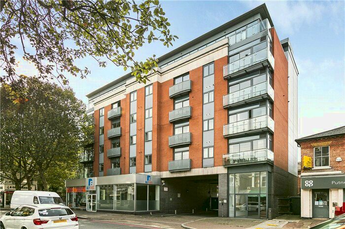 2 Bedroom Flat To Rent In Upper Richmond Road, Putney, SW15