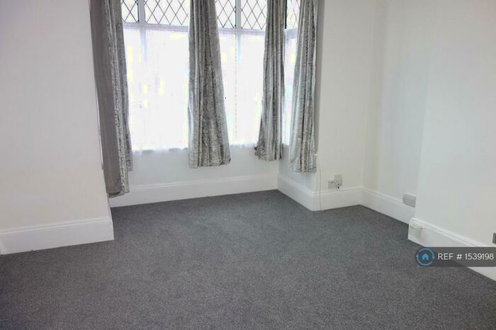 1 Bedroom Flat To Rent In Allendale Rd, Mutley, Plymouth, PL4