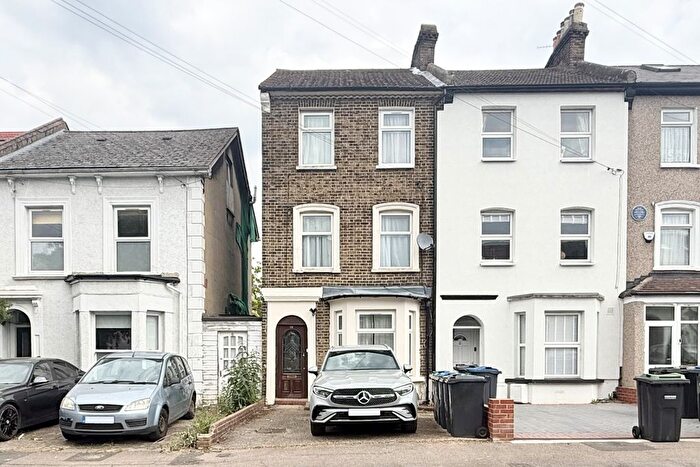 3 Bedroom End Of Terrace House To Rent In Birchanger Road, South Norwood, SE25
