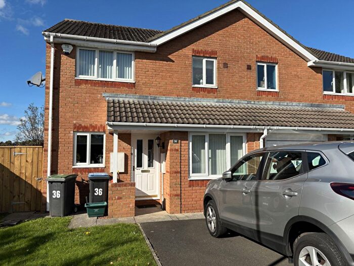 3 Bedroom Semi-Detached House To Rent In Mowlam Drive, Stanley, DH9
