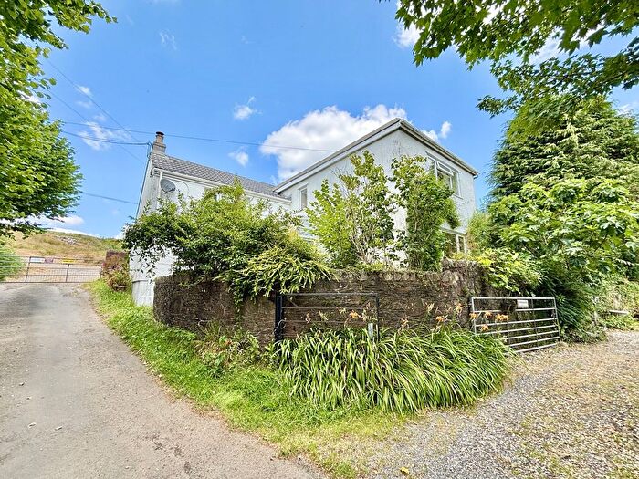 3 Bedroom Farm For Sale In Garth Road, Rhydyfro, Pontardawe, Swansea., SA8