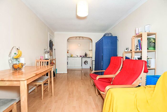 1 Bedroom Apartment To Rent In Dale Road, Lynden Mews, RG2