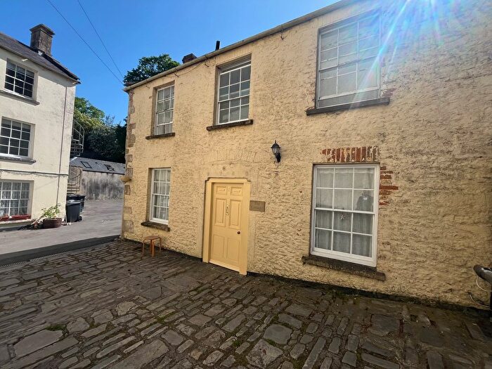 2 Bedroom Property To Rent In Park Road, Shepton Mallet, BA4