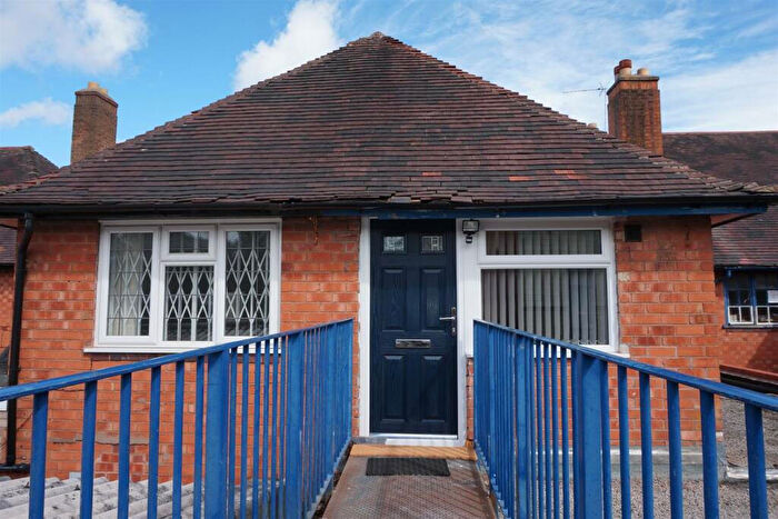 2 Bedroom Apartment To Rent In Stratford Road, Solihull, West Midlands, B90