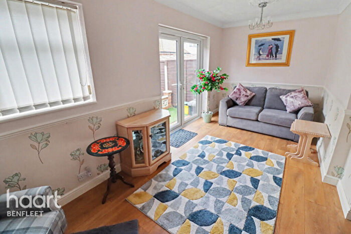 2 Bedroom Bungalow For Sale In Strasbourg Road, Canvey Island, SS8